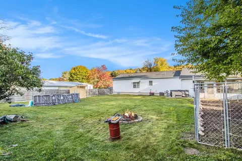 374 Kenneth, Plainwell, MI 49080 photo 3