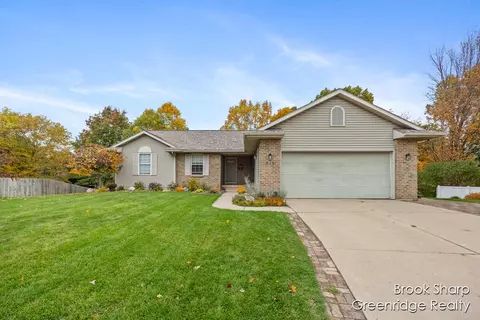 217 Glenview Ct, Rockford, MI 49341