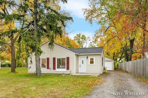 351 Ridgewood, Kentwood, MI 49548