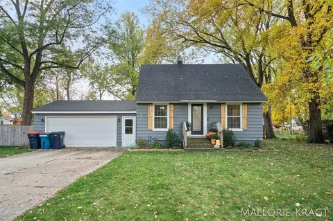 122 E 37th, Holland, MI 49423