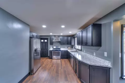 2270 Maple, Jackson, MI 49203 photo 9