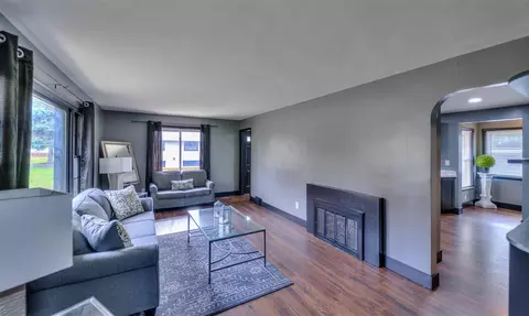 2270 Maple, Jackson, MI 49203 photo 4