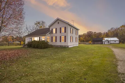 13326 W Jackson, Tekonsha, MI 49092