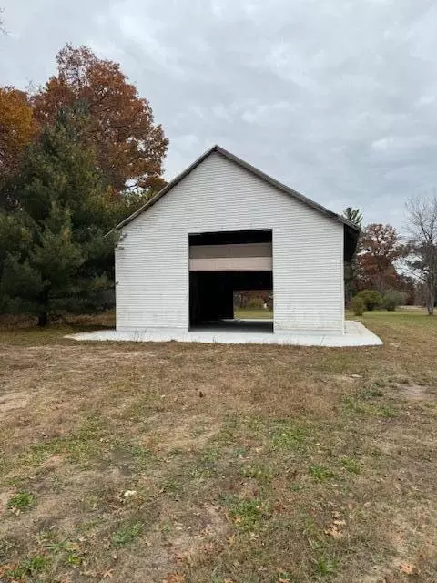 3375 E Fox, Grant, MI 49327 photo 7