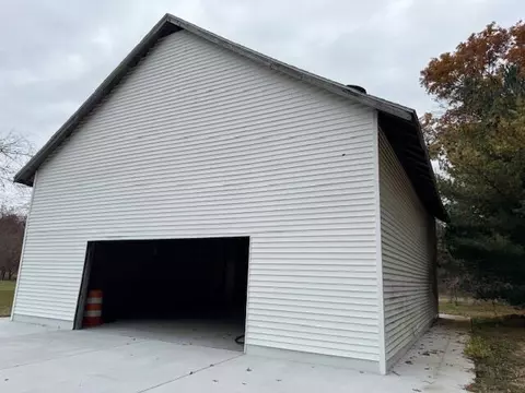 3375 E Fox, Grant, MI 49327 photo 2