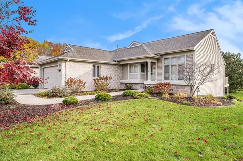 1940 Thorn Run, Grand Rapids, MI 49546
