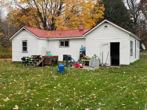 1041 S Bingham, White Cloud, MI 49349 photo 12