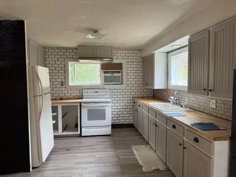 1041 S Bingham, White Cloud, MI 49349 photo 4