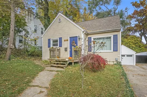 122 Crescent, Kalamazoo, MI 49001
