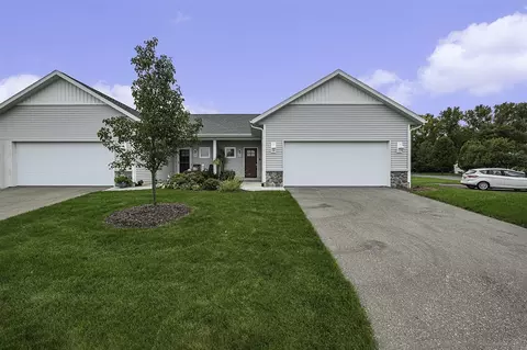 260 Shoreside North Dr, Grand Rapids, MI 49548