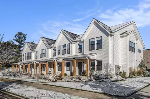 2521 Inverness, Grand Rapids, MI 49546
