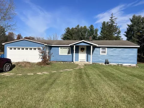1240 E Hastings Lk, Jonesville, MI 49250