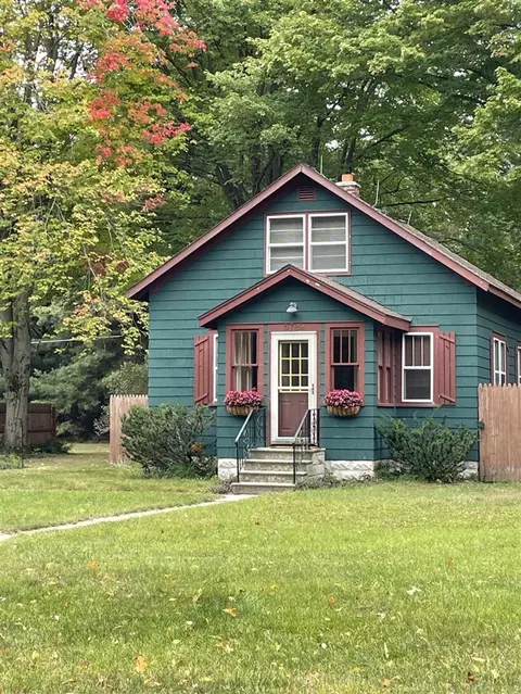 5729 Lamos, Whitehall, MI 49461
