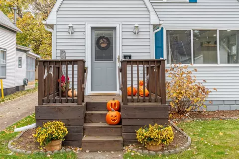 412 S Broas, Belding, MI 48809 photo 2