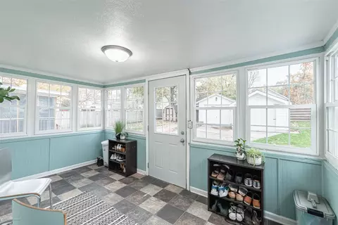412 S Broas, Belding, MI 48809 photo 4