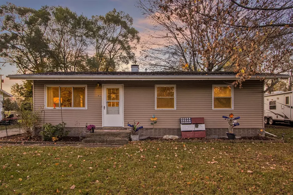 413 8th Ave, Three Rivers, MI 49093 20 Photos Movoto