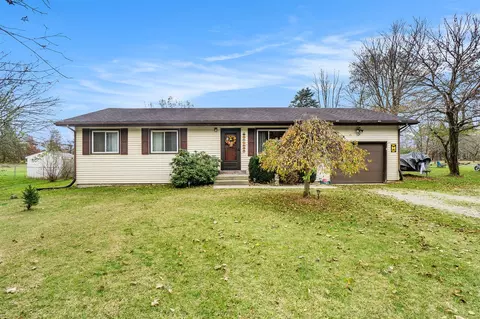 35223 64th, Paw Paw, MI 49079