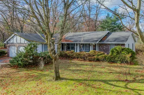34093 Vauxhill, Paw Paw, MI 49079