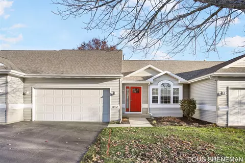 10912 Aspen Trl, Zeeland, MI 49464