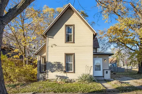 916 Burr, Jackson, MI 49201 photo 2