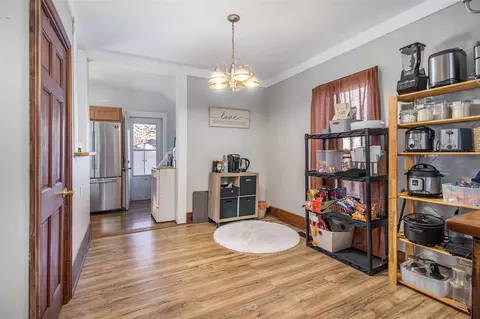 916 Burr, Jackson, MI 49201 photo 7