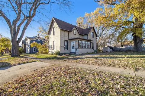 916 Burr, Jackson, MI 49201 photo 3