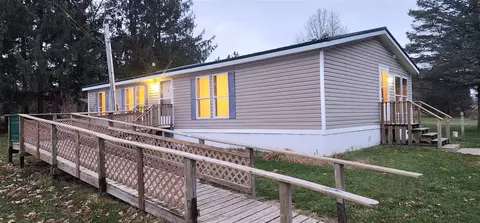 702 W Stanton, Stanton, MI 48888