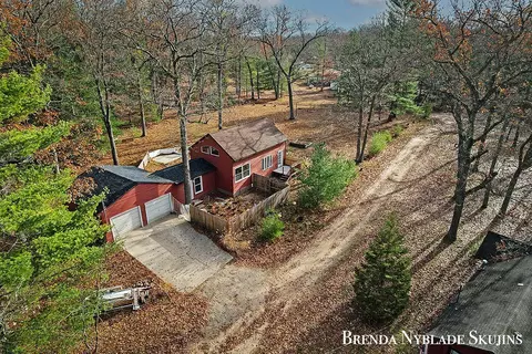 9326 S Viola, Baldwin, MI 49304 photo 2
