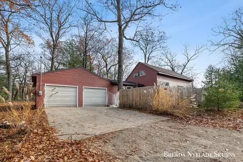 9326 S Viola, Baldwin, MI 49304 photo 3
