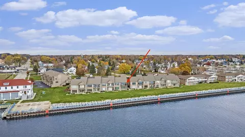 215 S Lakeshore #10, Ludington, MI 49431