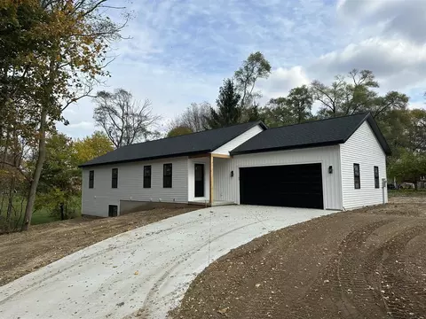 209 Keeler, Middleville, MI 49333