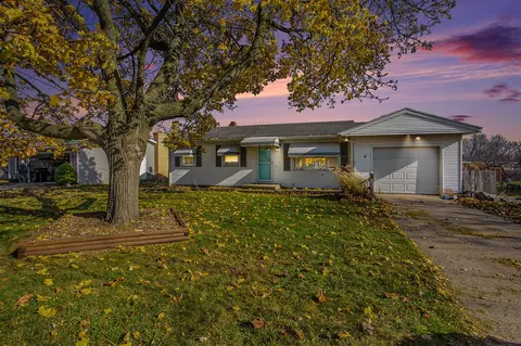 5328 Pinebrook, Kentwood, MI 49548