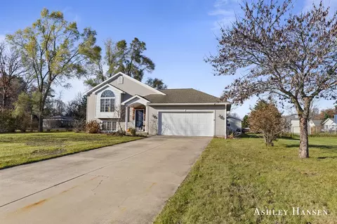 9215 Hessler, Rockford, MI 49341