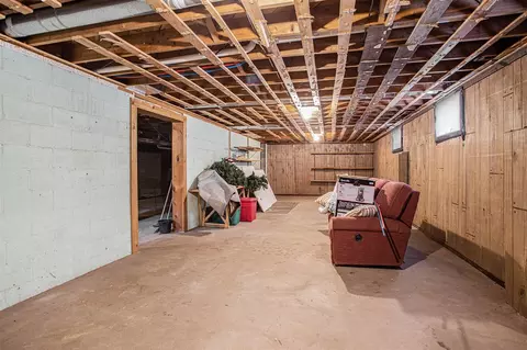 1130 Frisbie, Springfield, MI 49037 photo 17