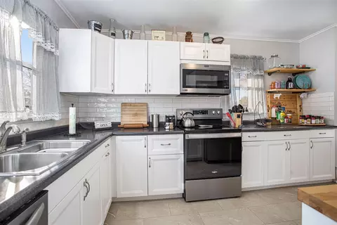 1130 Frisbie, Springfield, MI 49037 photo 8