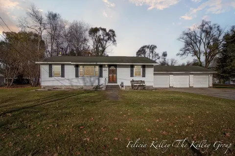 815 Walnut, Howard City, MI 49329