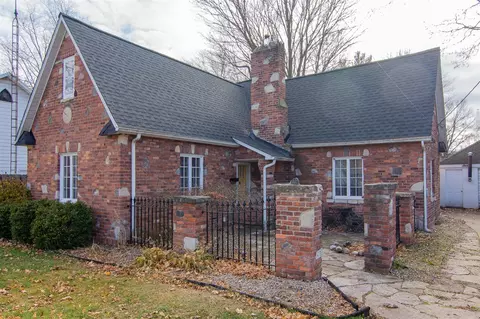 407 W 3rd, Buchanan, MI 49107
