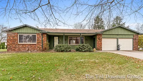 1676 Columbus, Holland, MI 49424