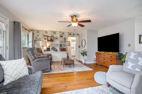 821 Jones, Marshall, MI 49068 photo 4