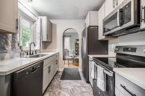 821 Jones, Marshall, MI 49068 photo 9