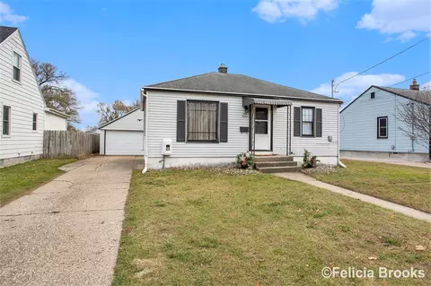 912 Aldon, Wyoming, MI 49509