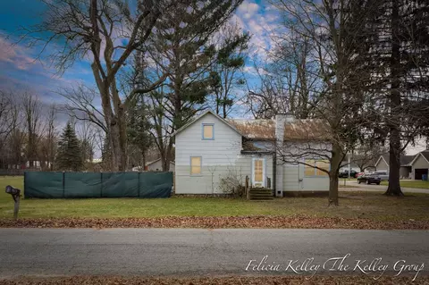 712 Park, Howard City, MI 49329
