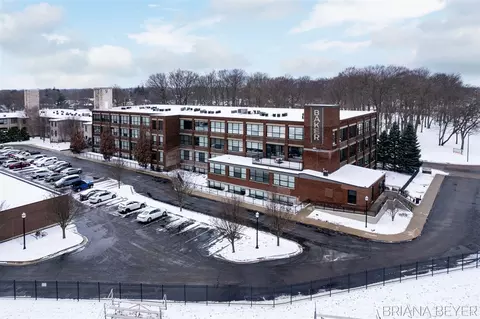 533 Columbia #115, Holland, MI 49423