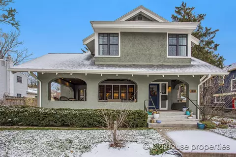 300 Briarwood, East Grand Rapids, MI 49506