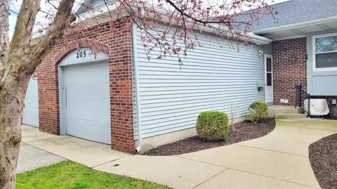 205 Laurelwood #86, Grand Rapids, MI 49548
