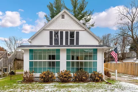 658 Lamberton, Grand Rapids, MI 49505