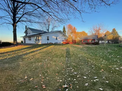 23593 Portage Lk, Mendon, MI 49072