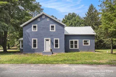 2137 N Morrison, Mears, MI 49436