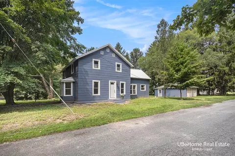 2137 N Morrison, Mears, MI 49436 photo 4