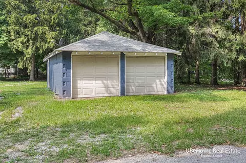 2137 N Morrison, Mears, MI 49436 photo 5